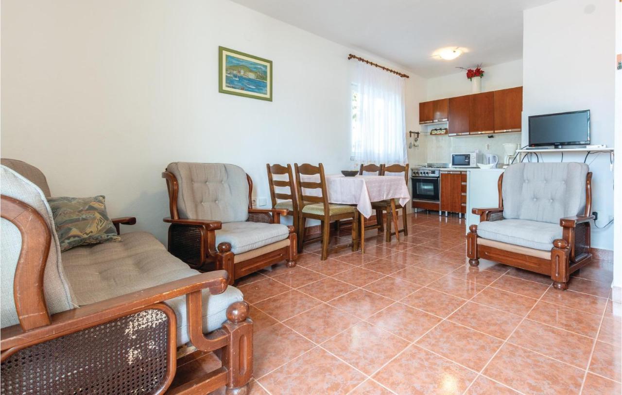 Cozy Apartment In Okrug Donji With Kitchen 多吉奥科如 外观 照片